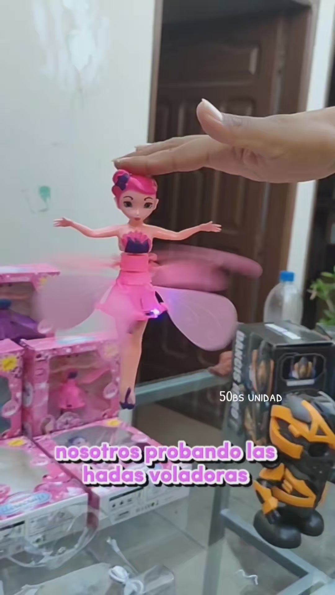 Muñeca voladora con sensor de mano